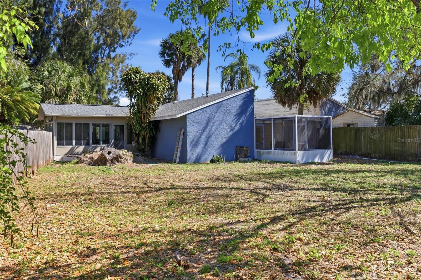 2512 16TH AVENUE DR E