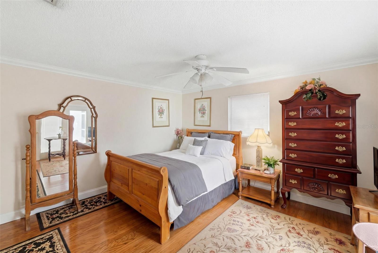 2512 16TH AVENUE DR E