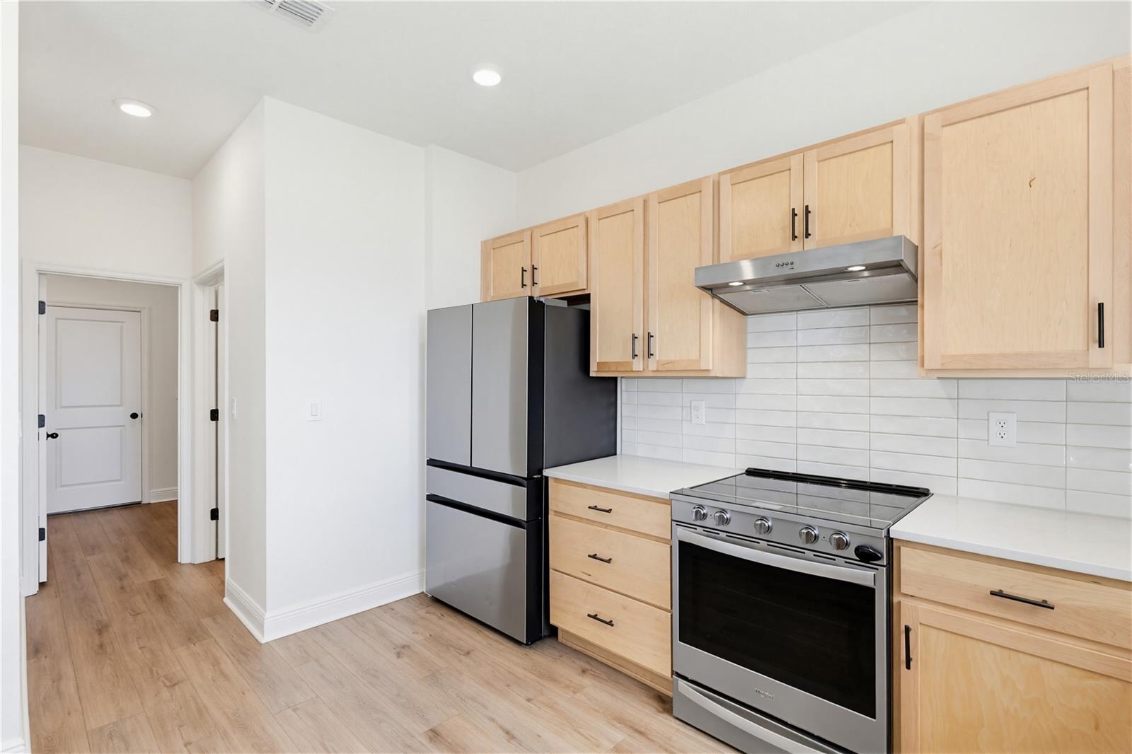 9395 SANDY BLUFFS CIR