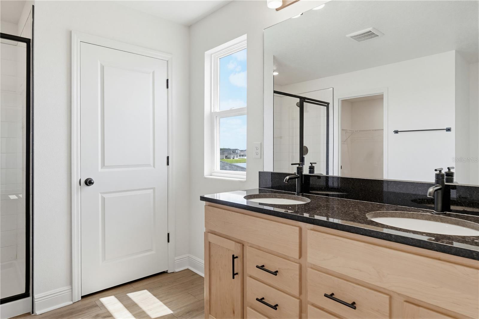 9395 SANDY BLUFFS CIR