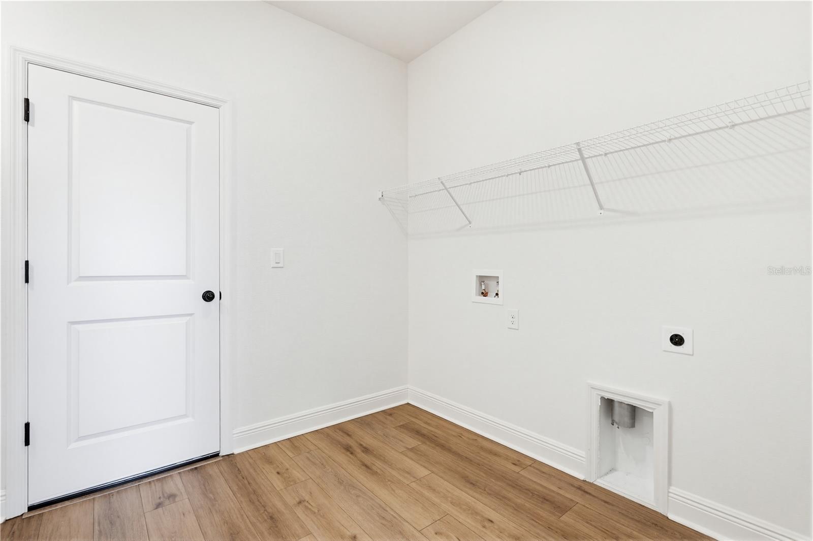 9395 SANDY BLUFFS CIR