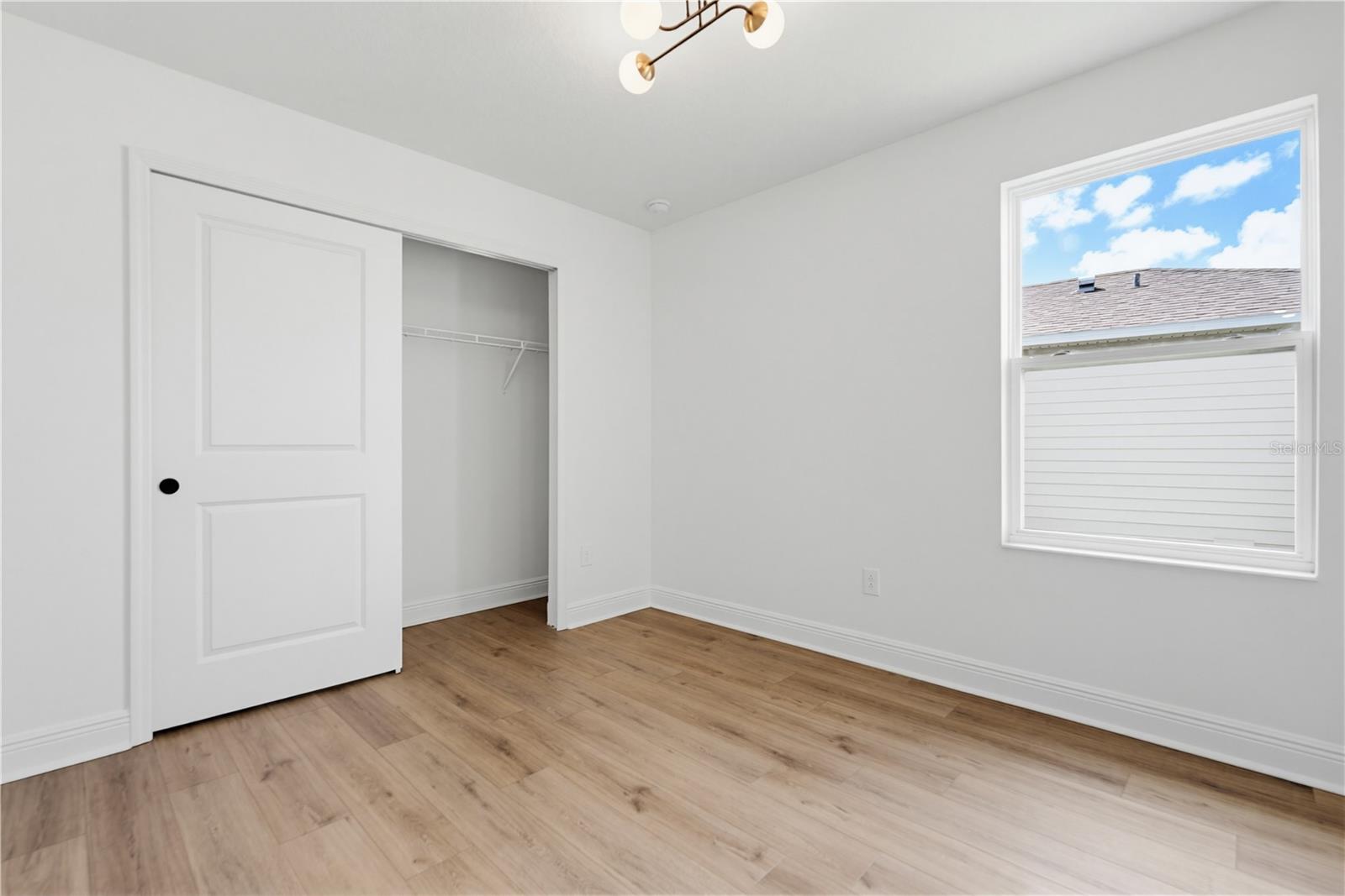 9395 SANDY BLUFFS CIR