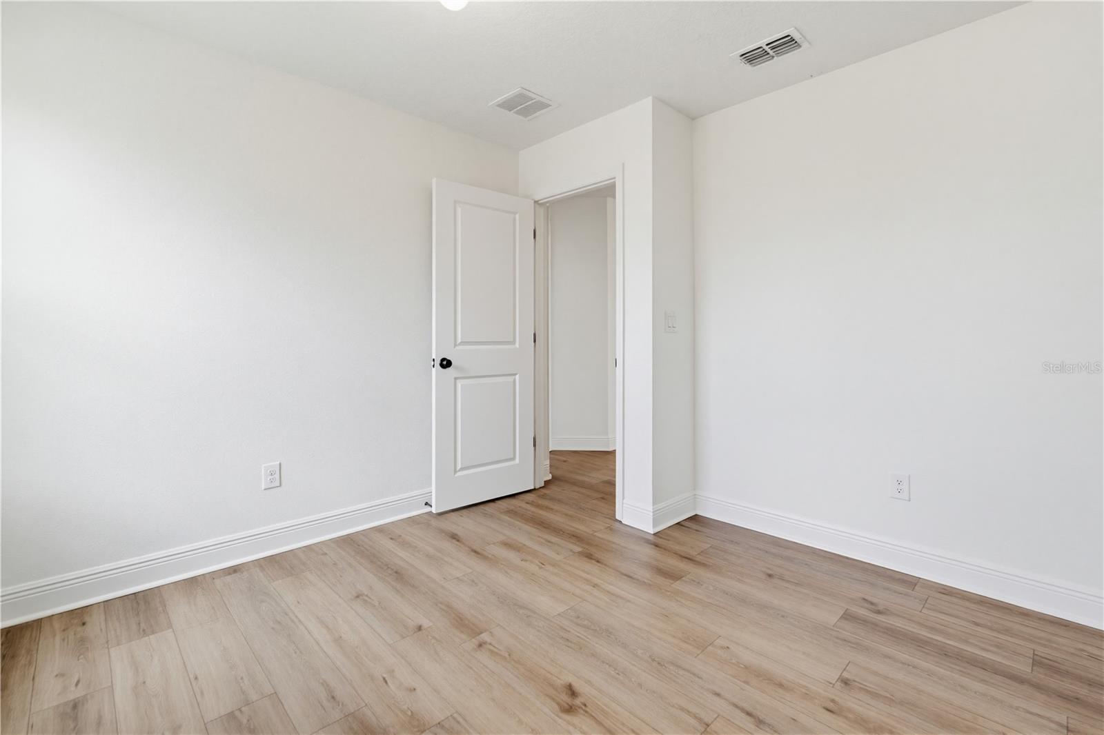 9395 SANDY BLUFFS CIR