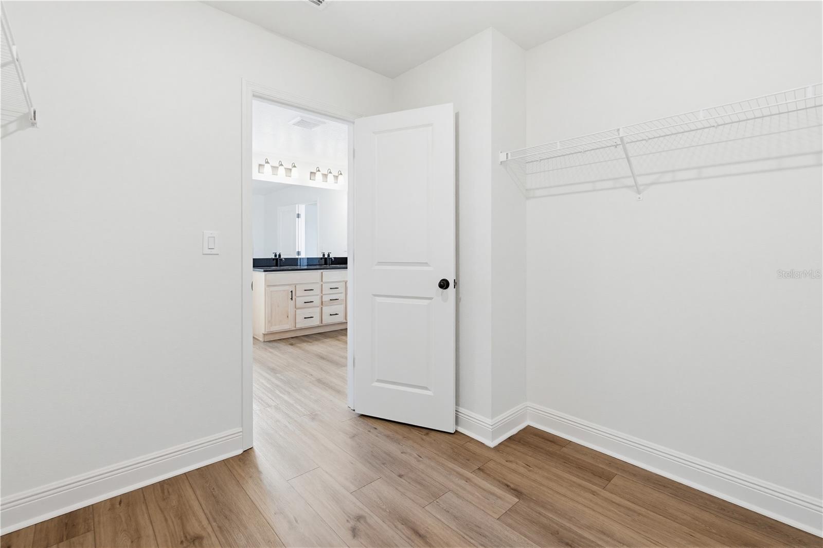 9395 SANDY BLUFFS CIR