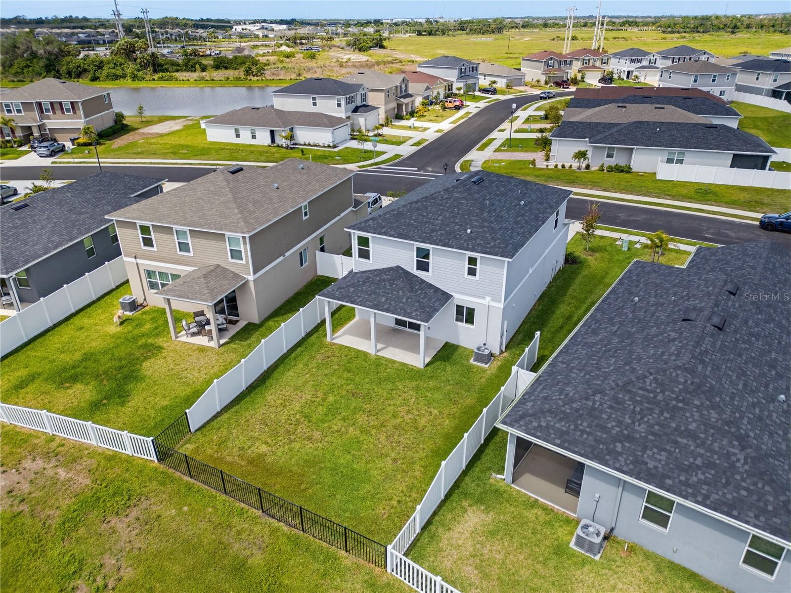 9395 SANDY BLUFFS CIR