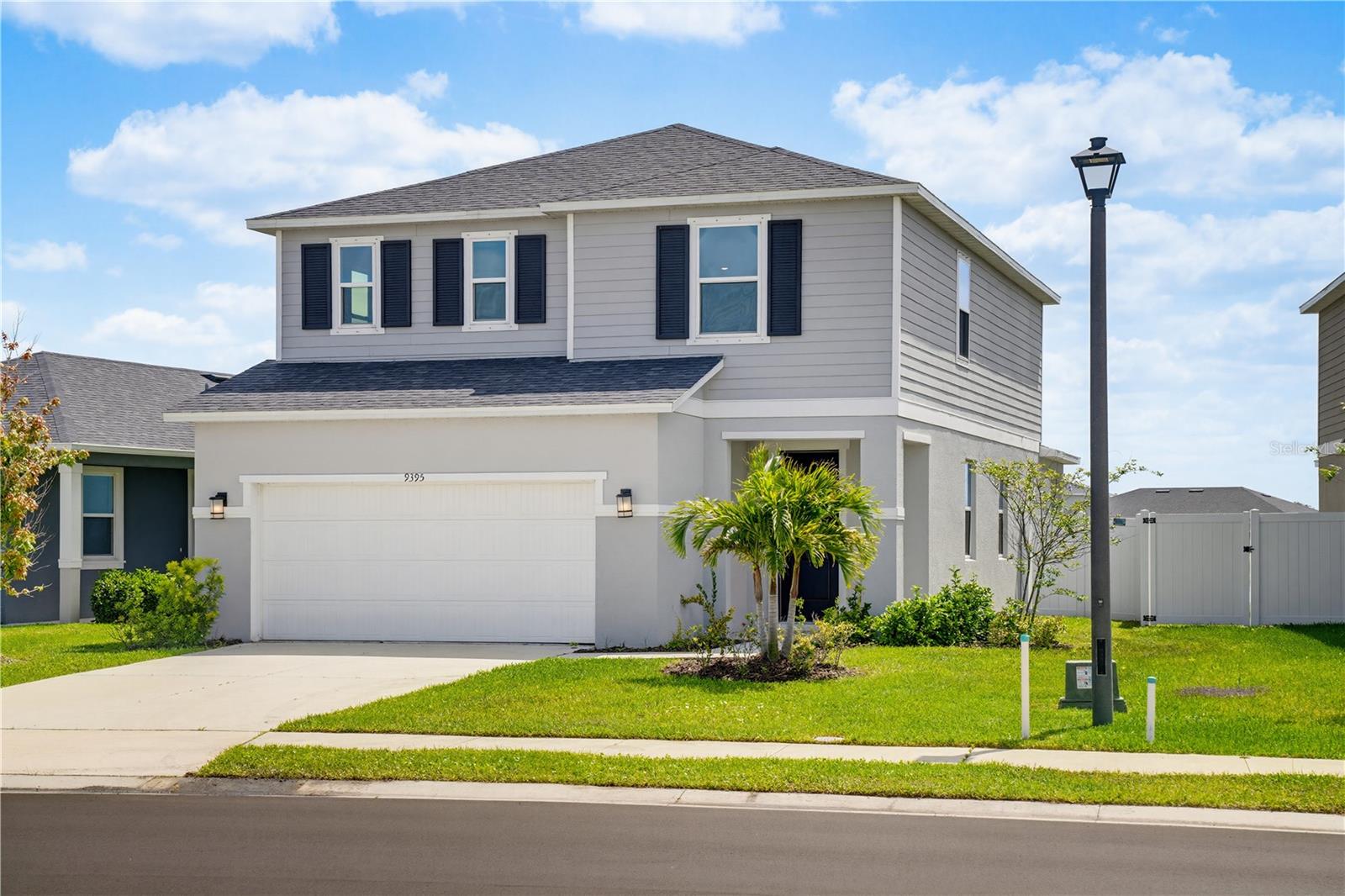 9395 SANDY BLUFFS CIR