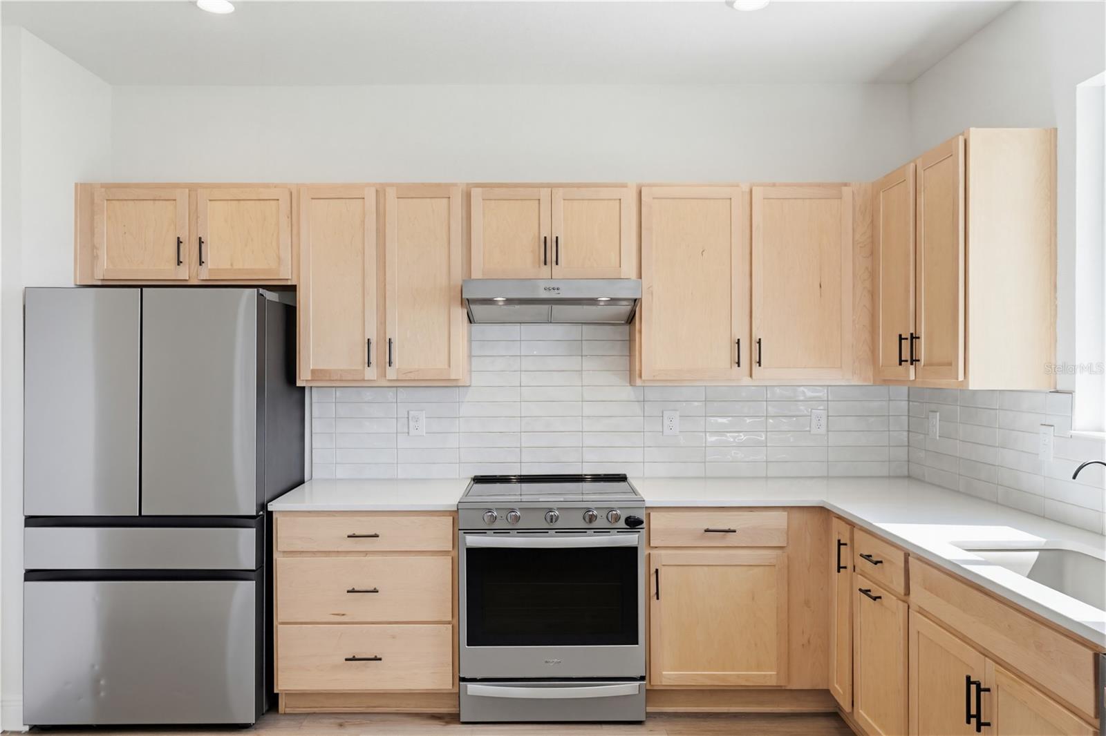 9395 SANDY BLUFFS CIR