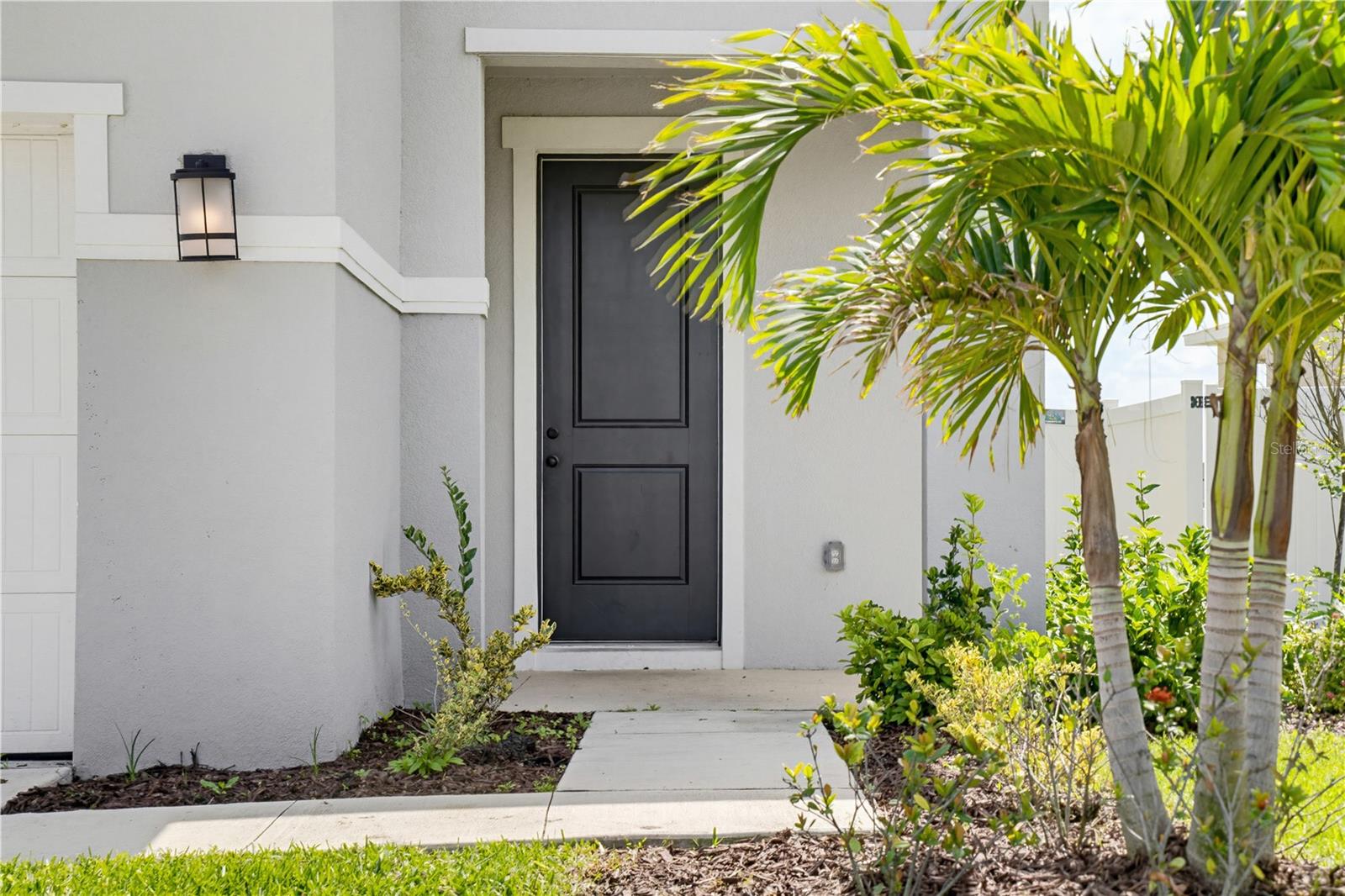 9395 SANDY BLUFFS CIR