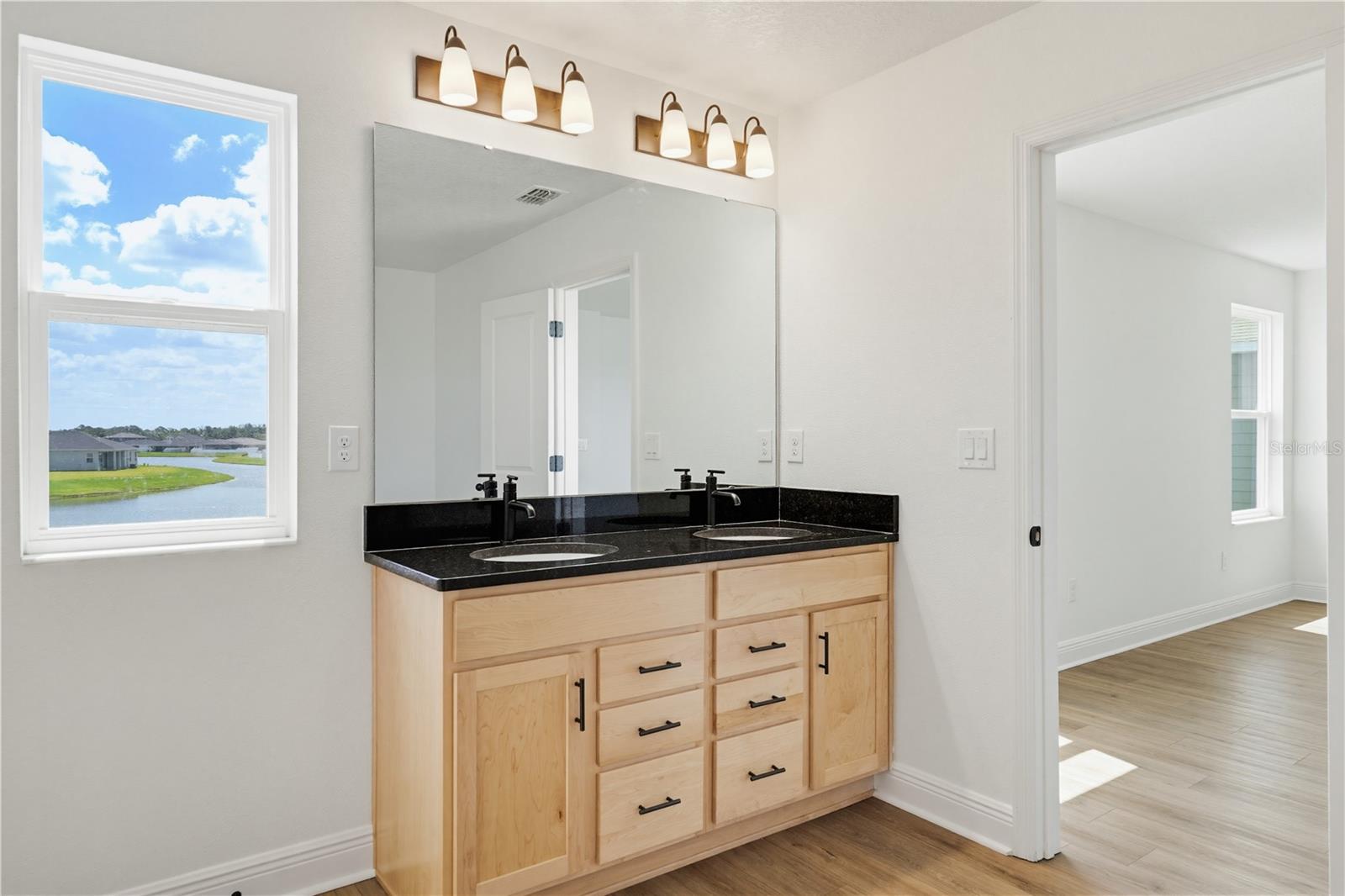 9395 SANDY BLUFFS CIR