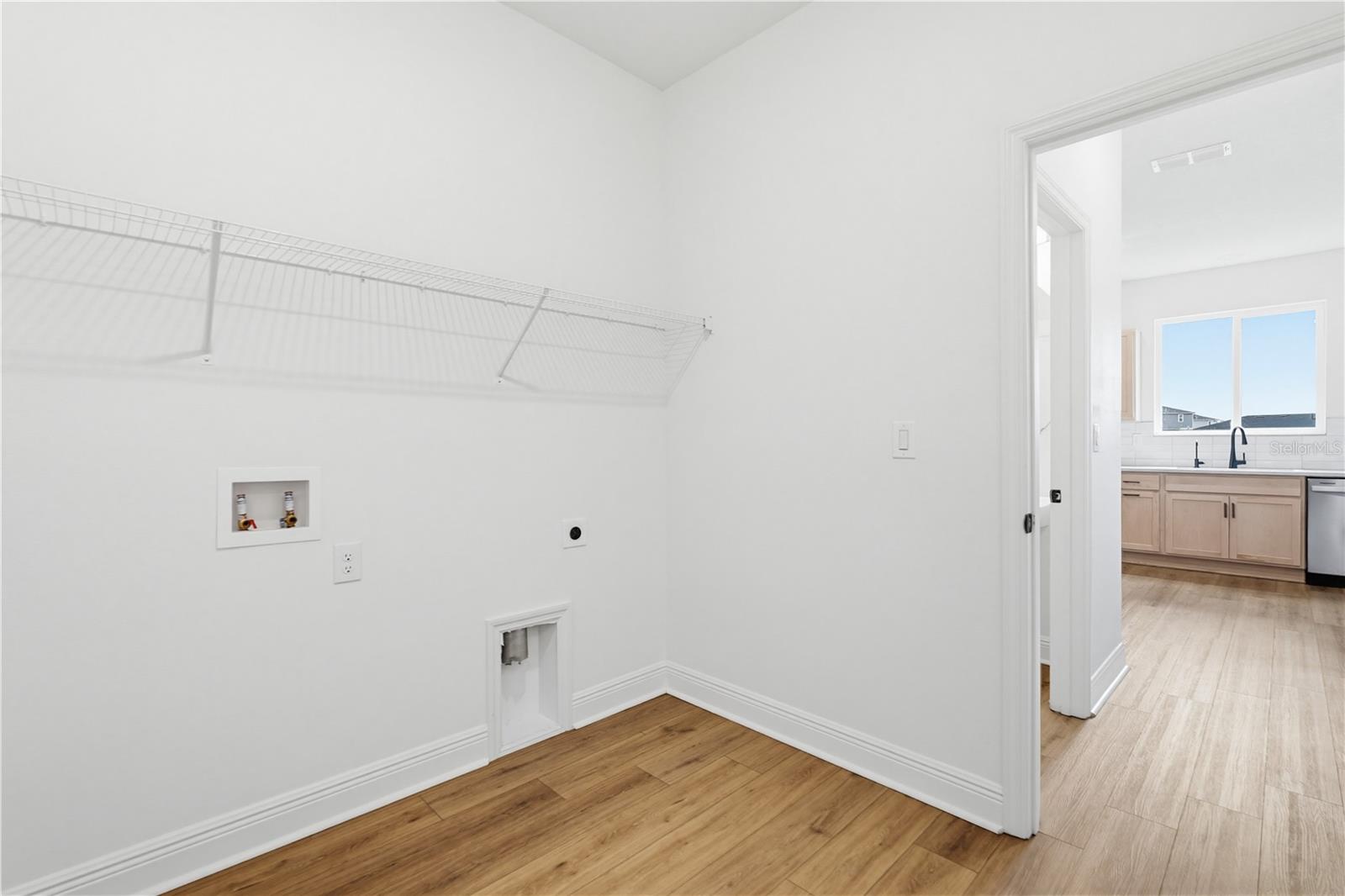 9395 SANDY BLUFFS CIR