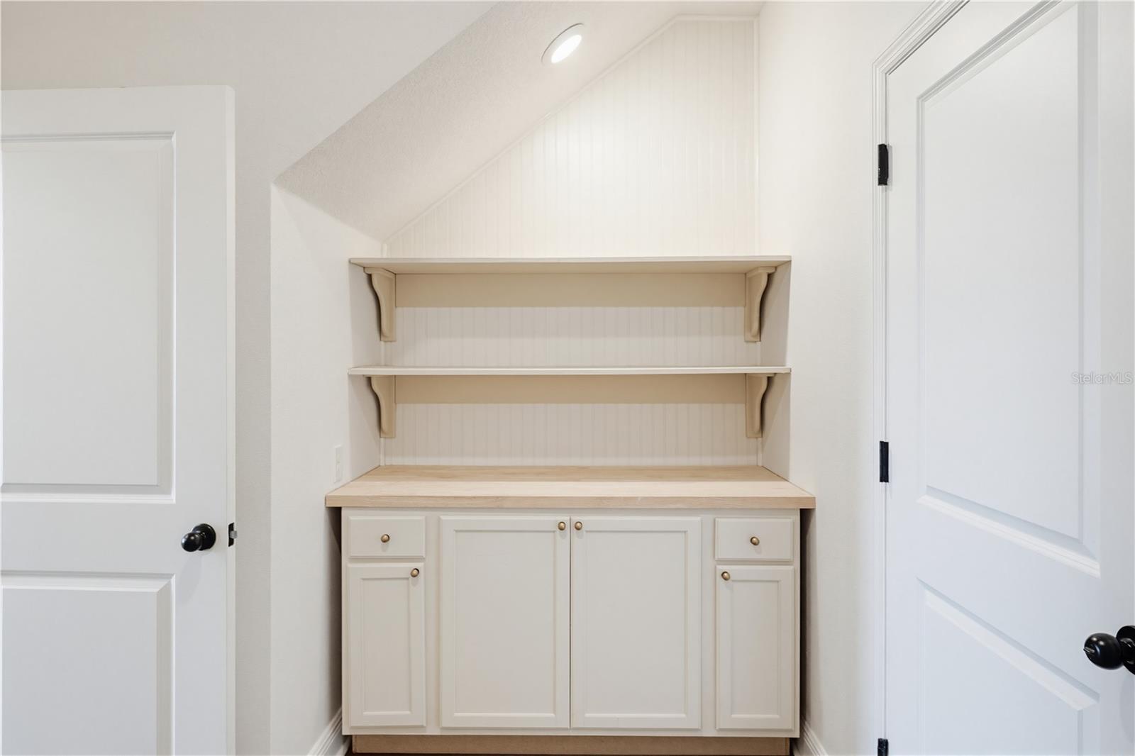 9395 SANDY BLUFFS CIR