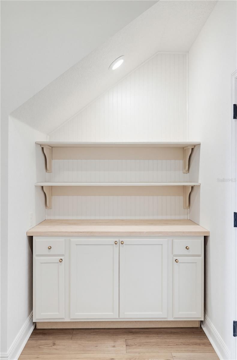 9395 SANDY BLUFFS CIR