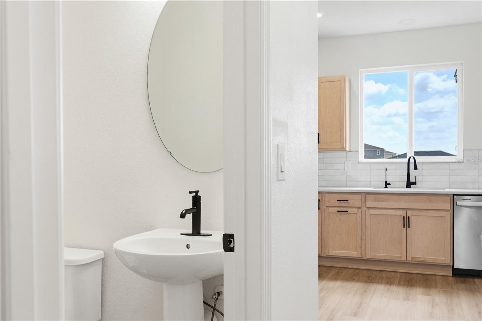 9395 SANDY BLUFFS CIR