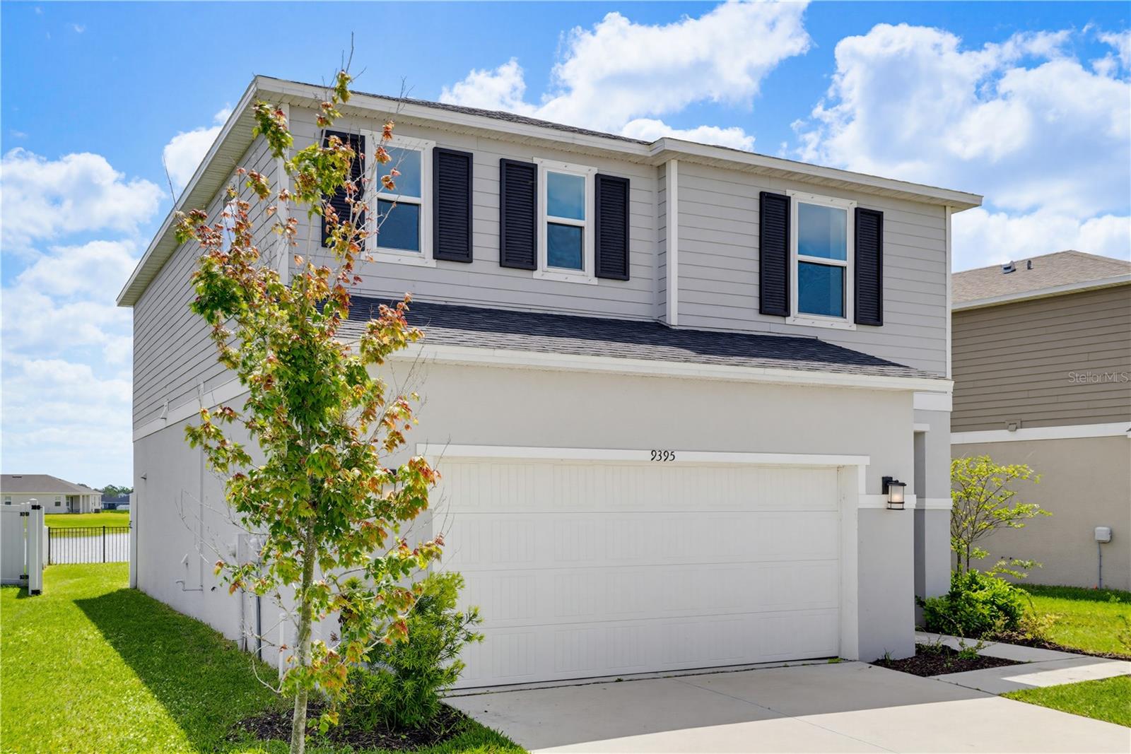 9395 SANDY BLUFFS CIR