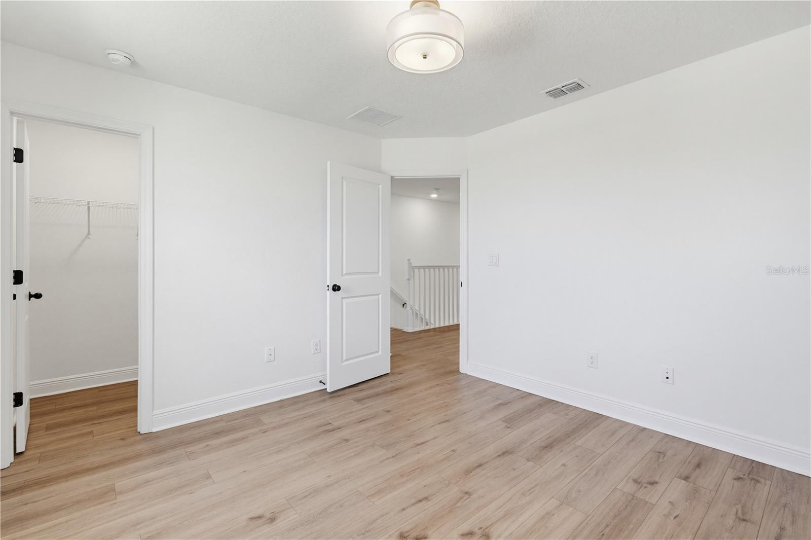 9395 SANDY BLUFFS CIR