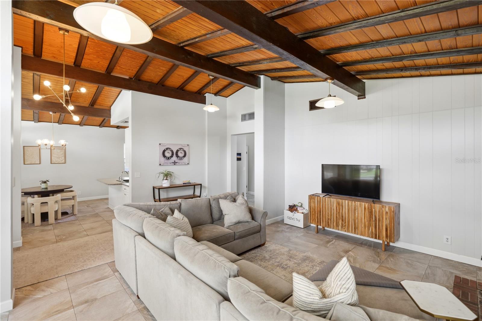 4232 PANDORA RD