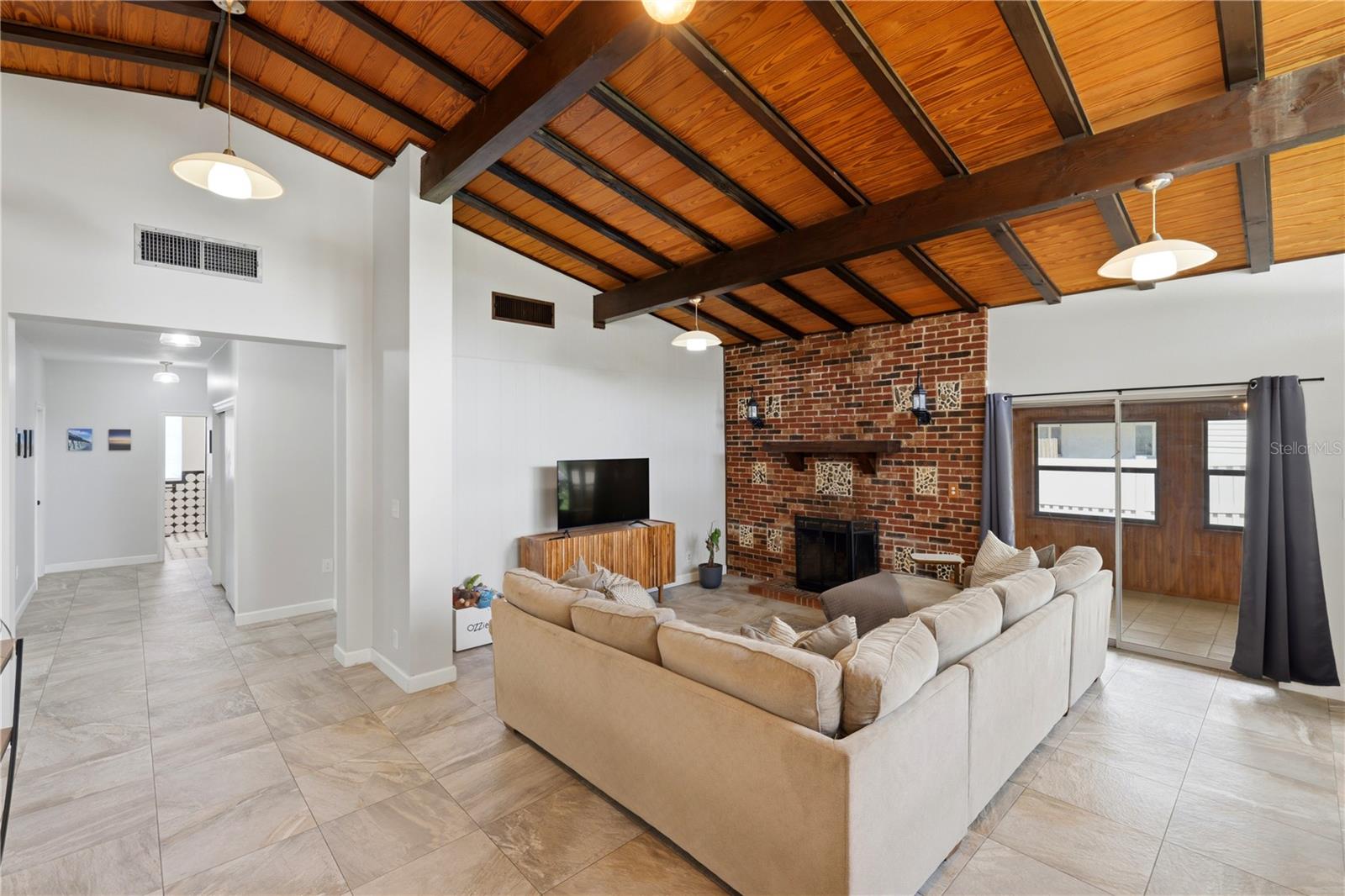 4232 PANDORA RD
