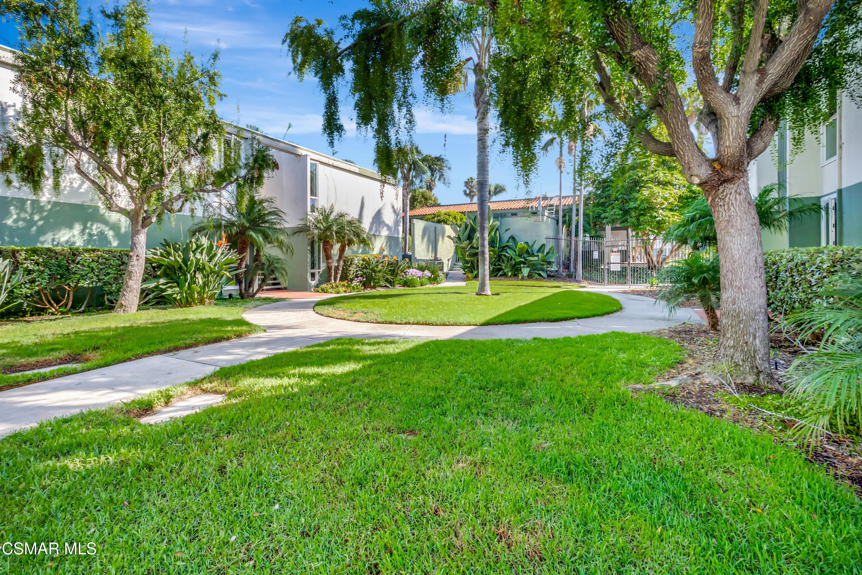 3700 Dean Drive, 302