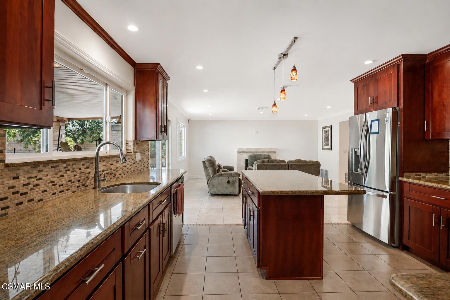 988 Looking Glass Drive