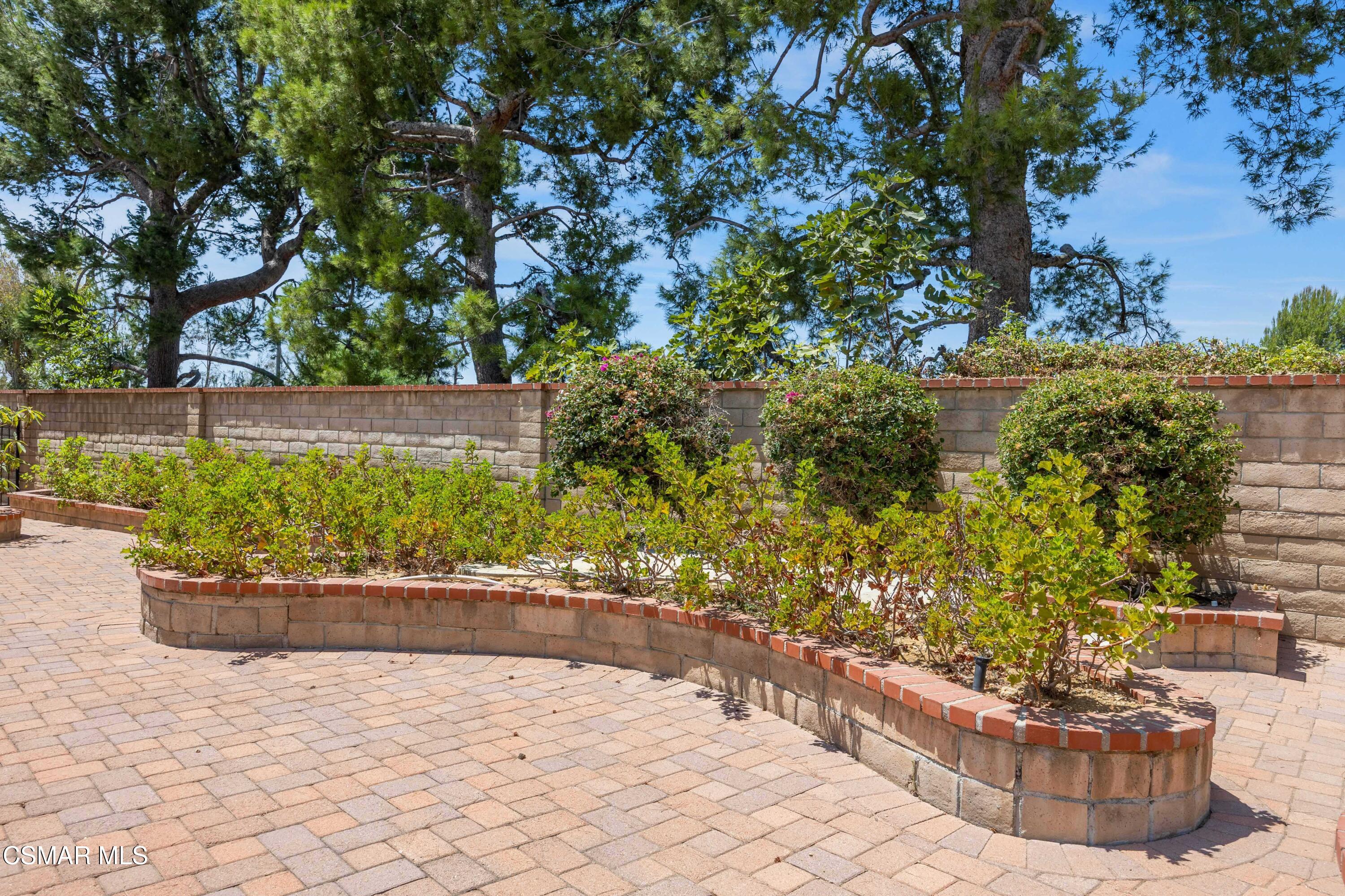 988 Looking Glass Drive