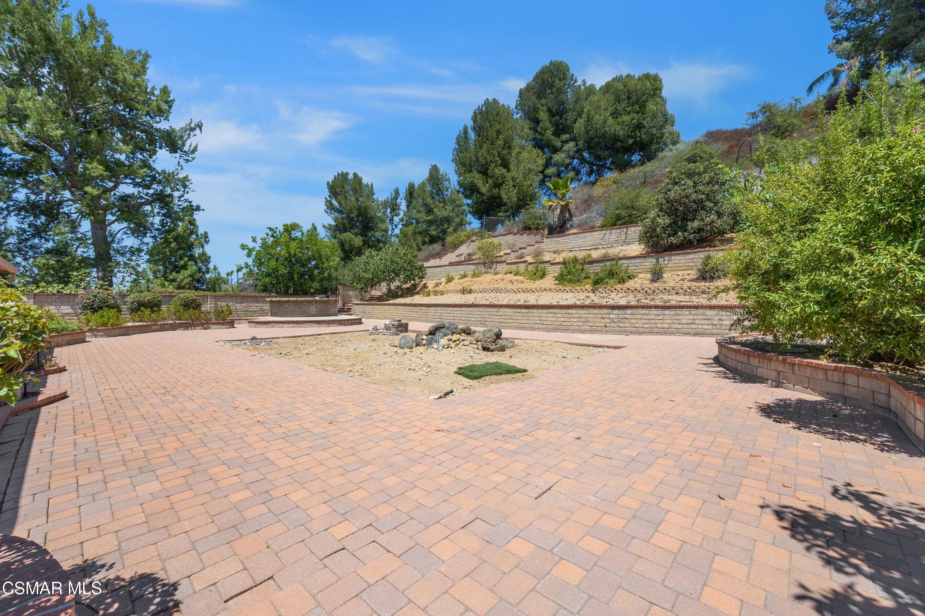 988 Looking Glass Drive