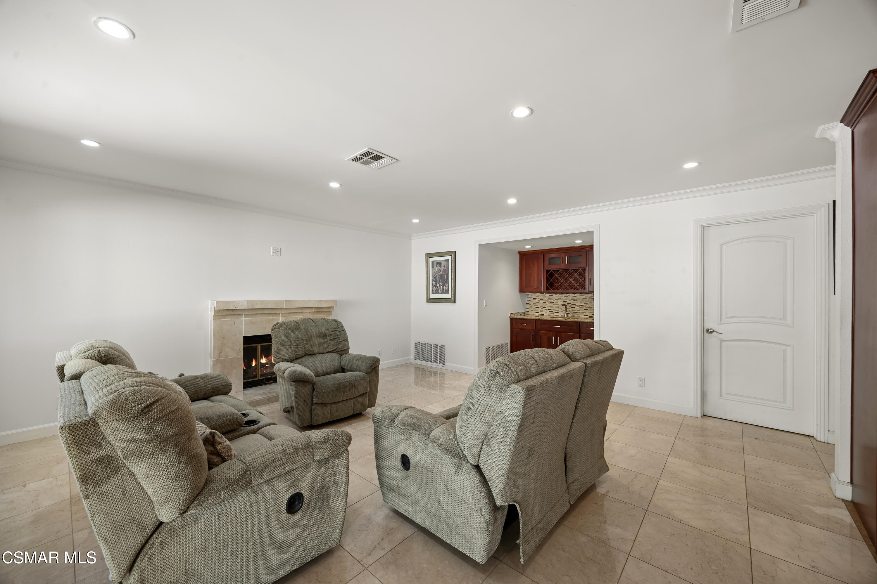 988 Looking Glass Drive