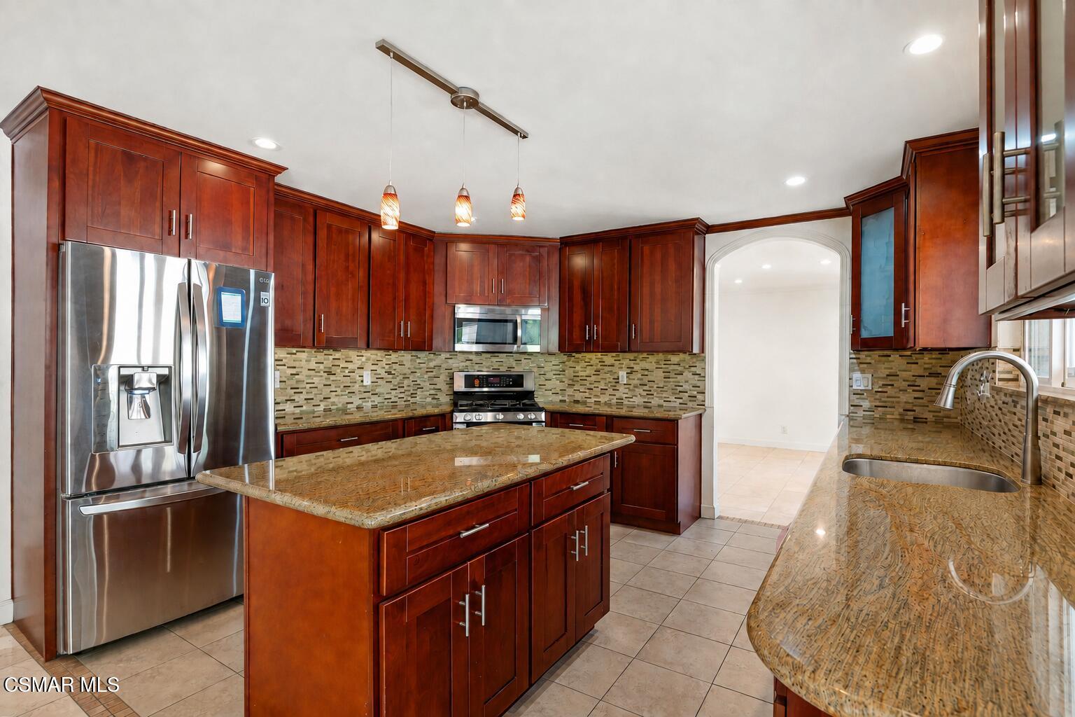 988 Looking Glass Drive