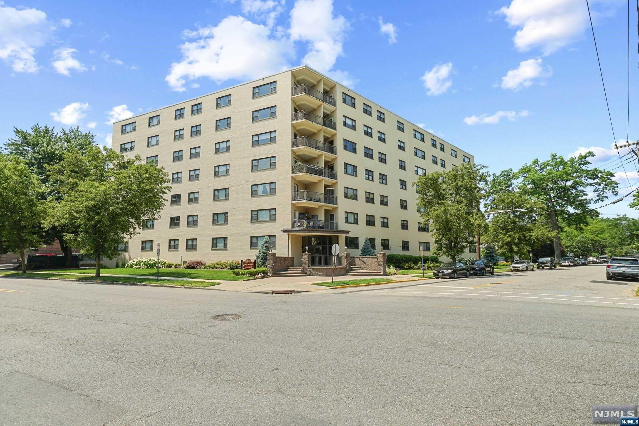 25 Grand Avenue 4A