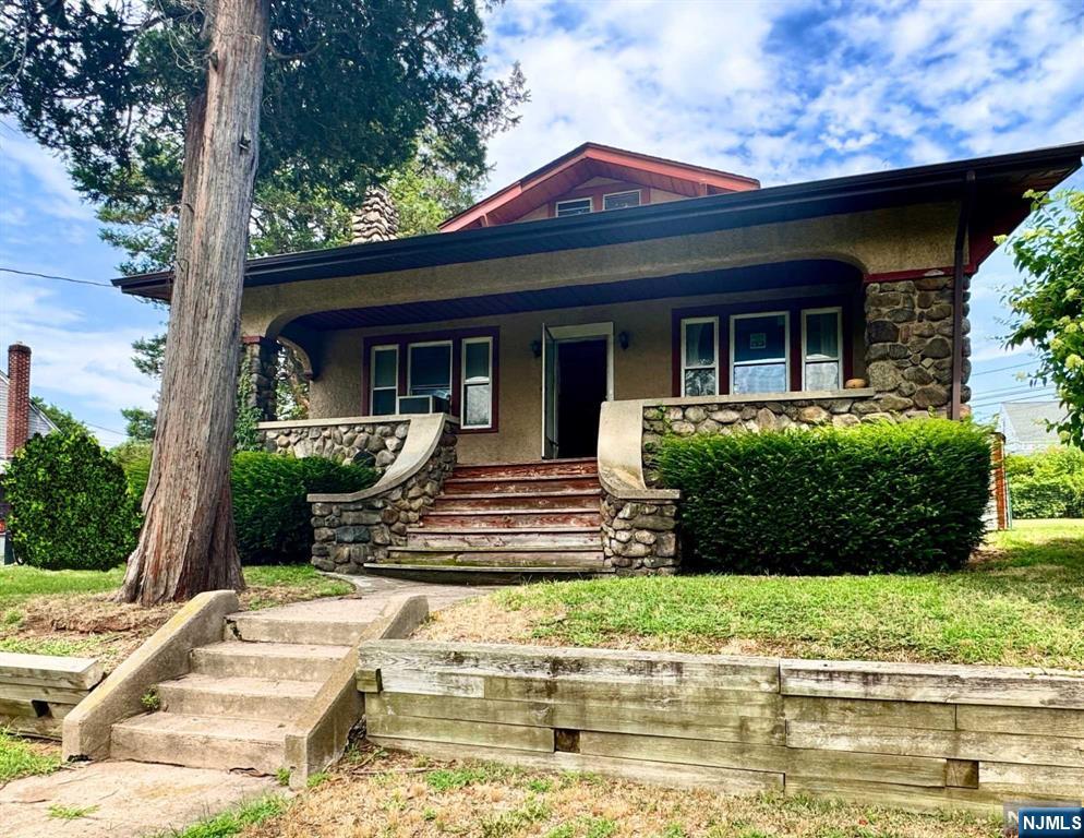 53 River Drive