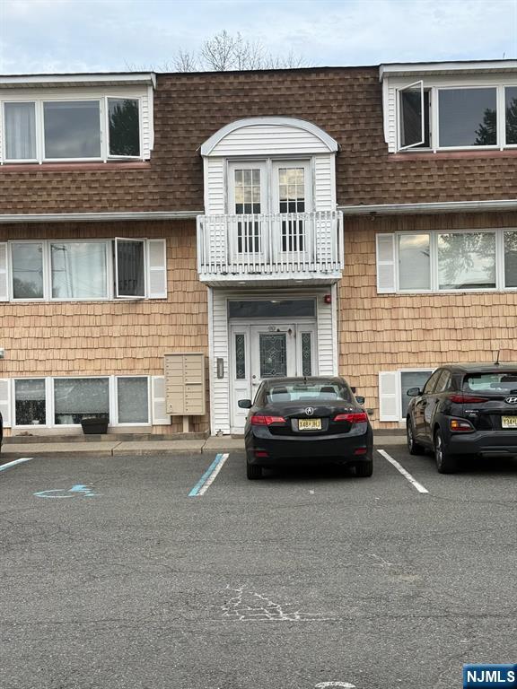 89 Kansas Street 1B