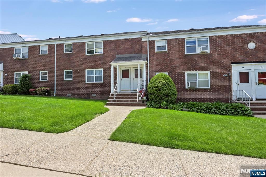 461 Heath Place 23