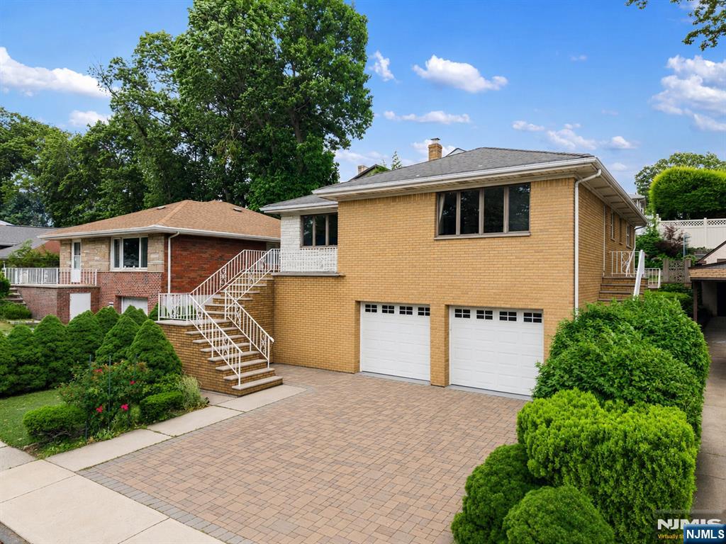 1042 Harvard Place