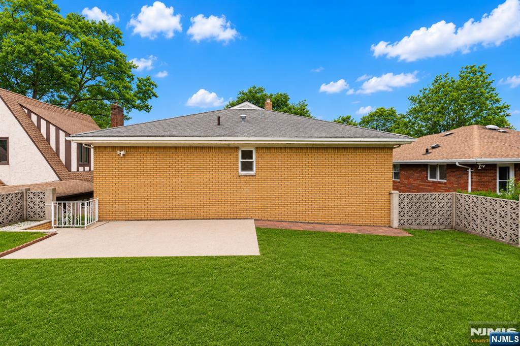 1042 Harvard Place