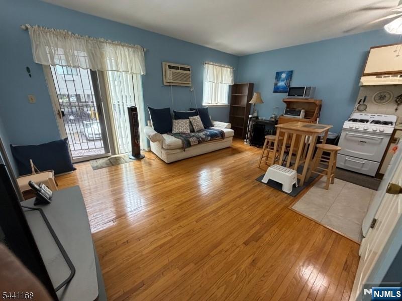359 Marshall Street 353