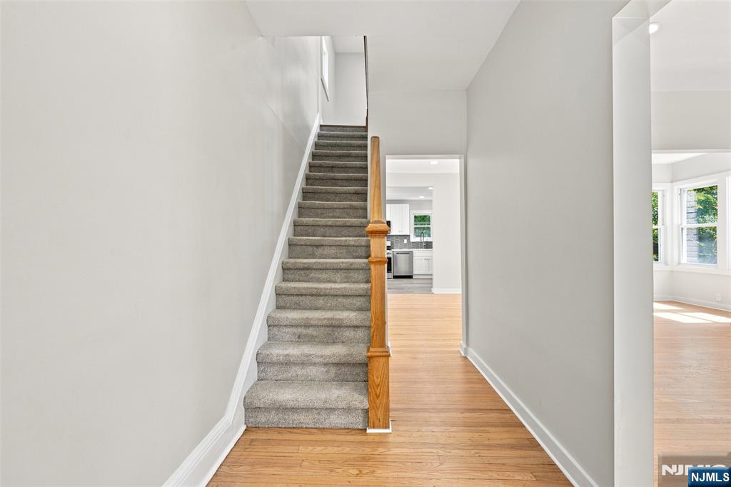 33 Mohawk Avenue