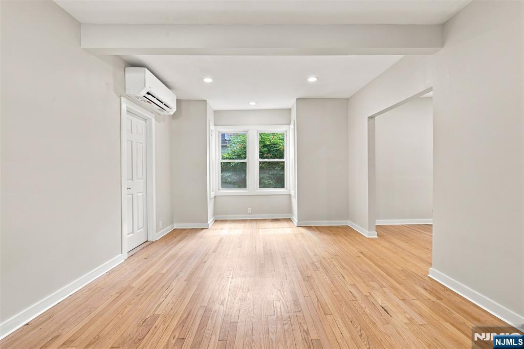 33 Mohawk Avenue