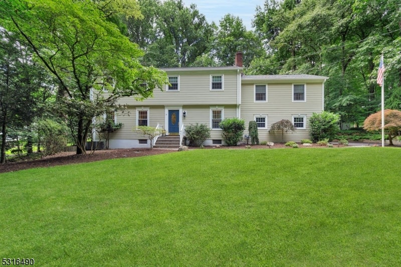 8 Barnfield Ct