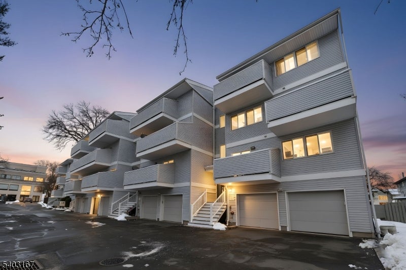 142-148 Main Ave 4A