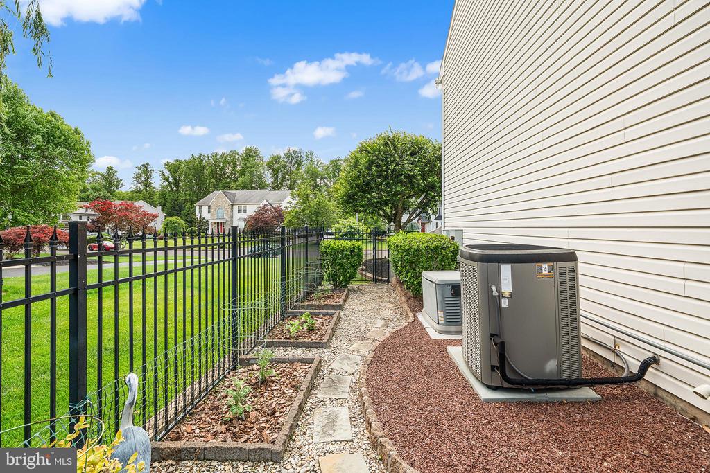 1485 CHARTER COURT