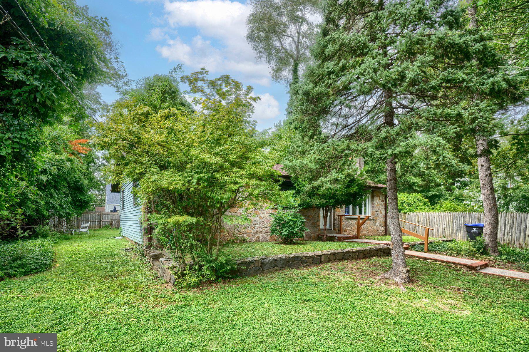 111 W Central AVENUE