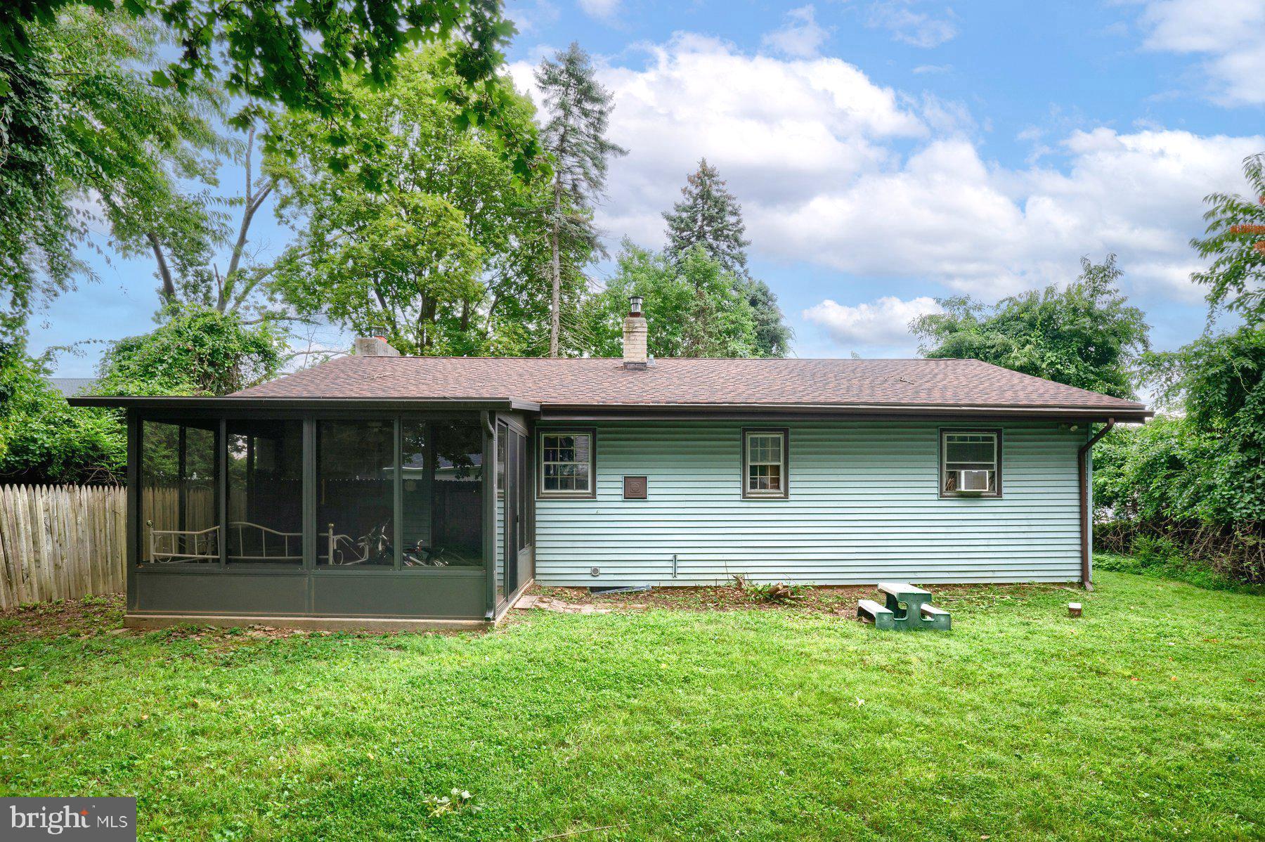 111 W Central AVENUE