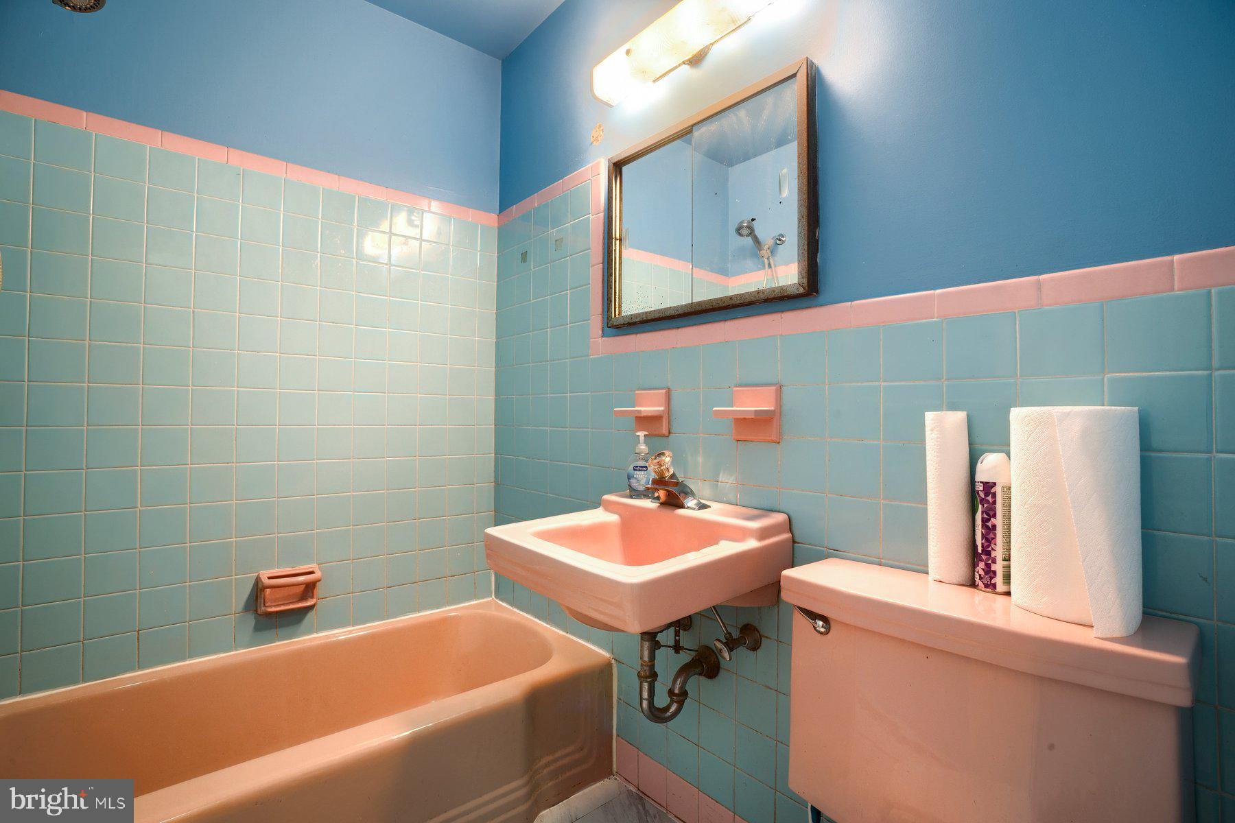 111 W Central AVENUE