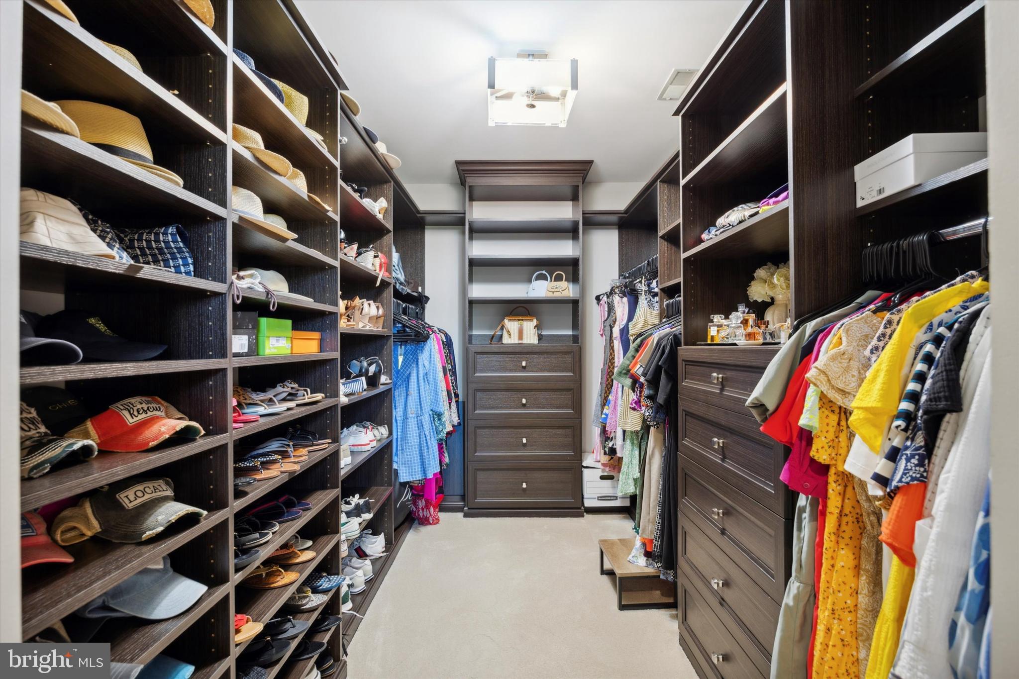 1117 Legacy Ln