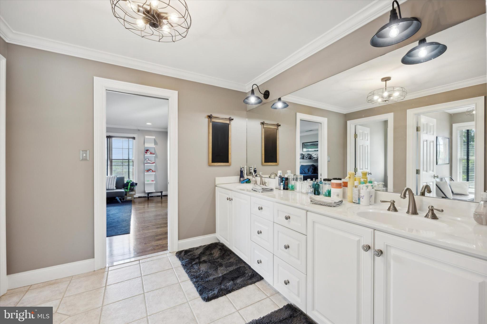 1117 Legacy Ln