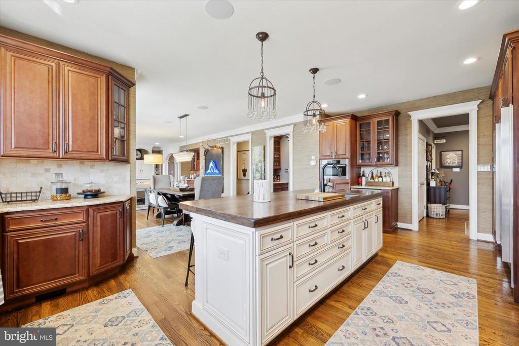 1117 Legacy Ln