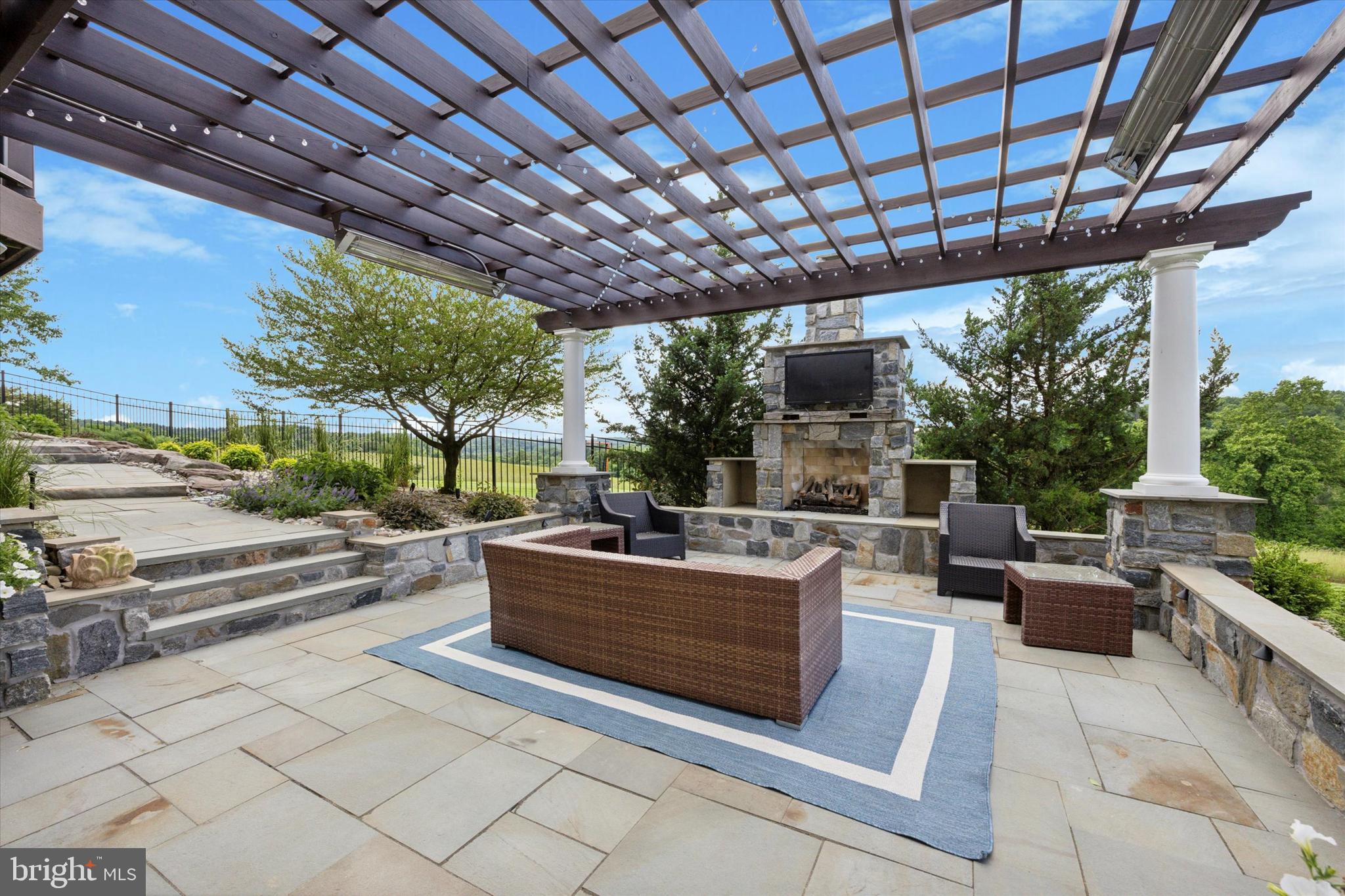 1117 Legacy Ln