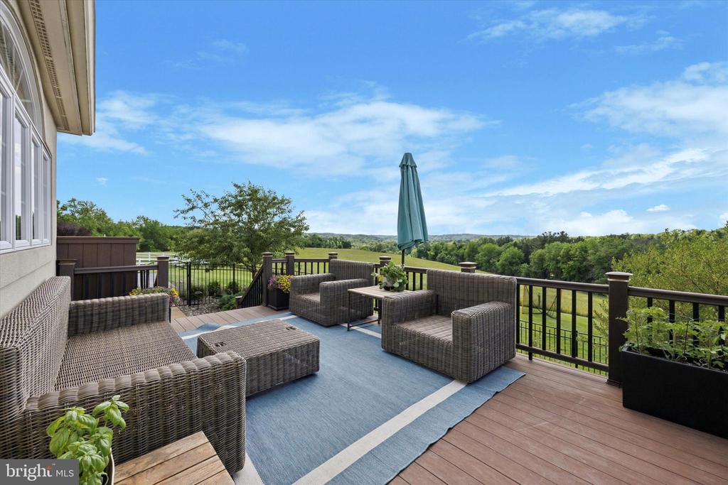 1117 Legacy Ln