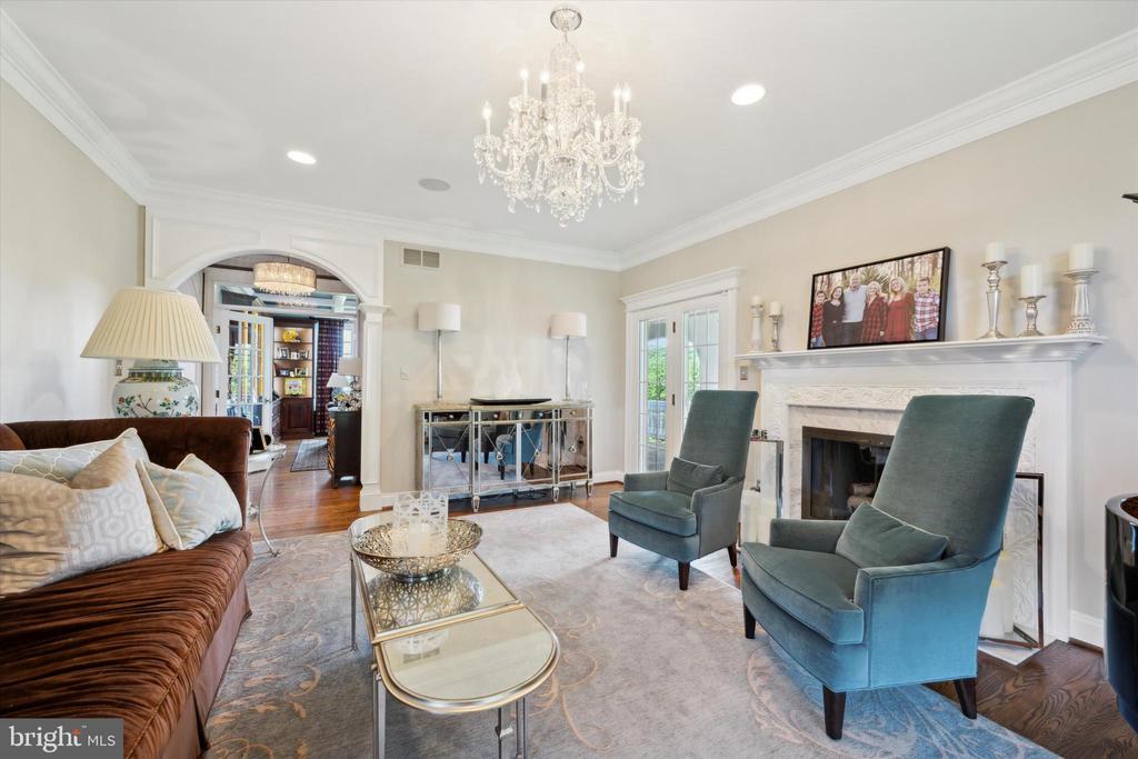 1117 Legacy Ln
