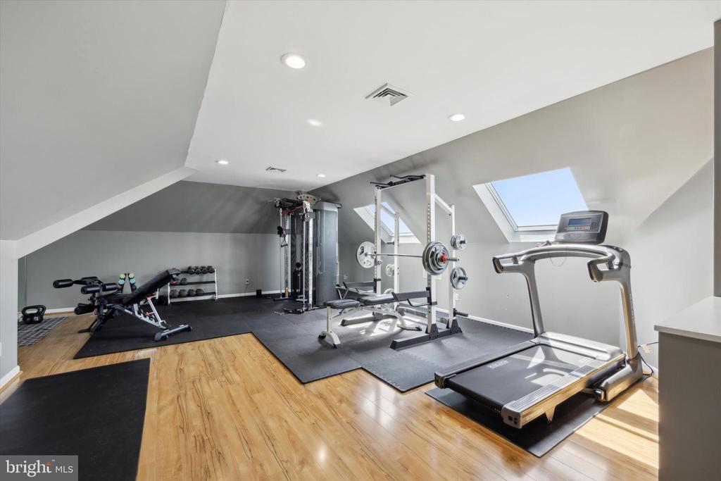 1117 Legacy Ln