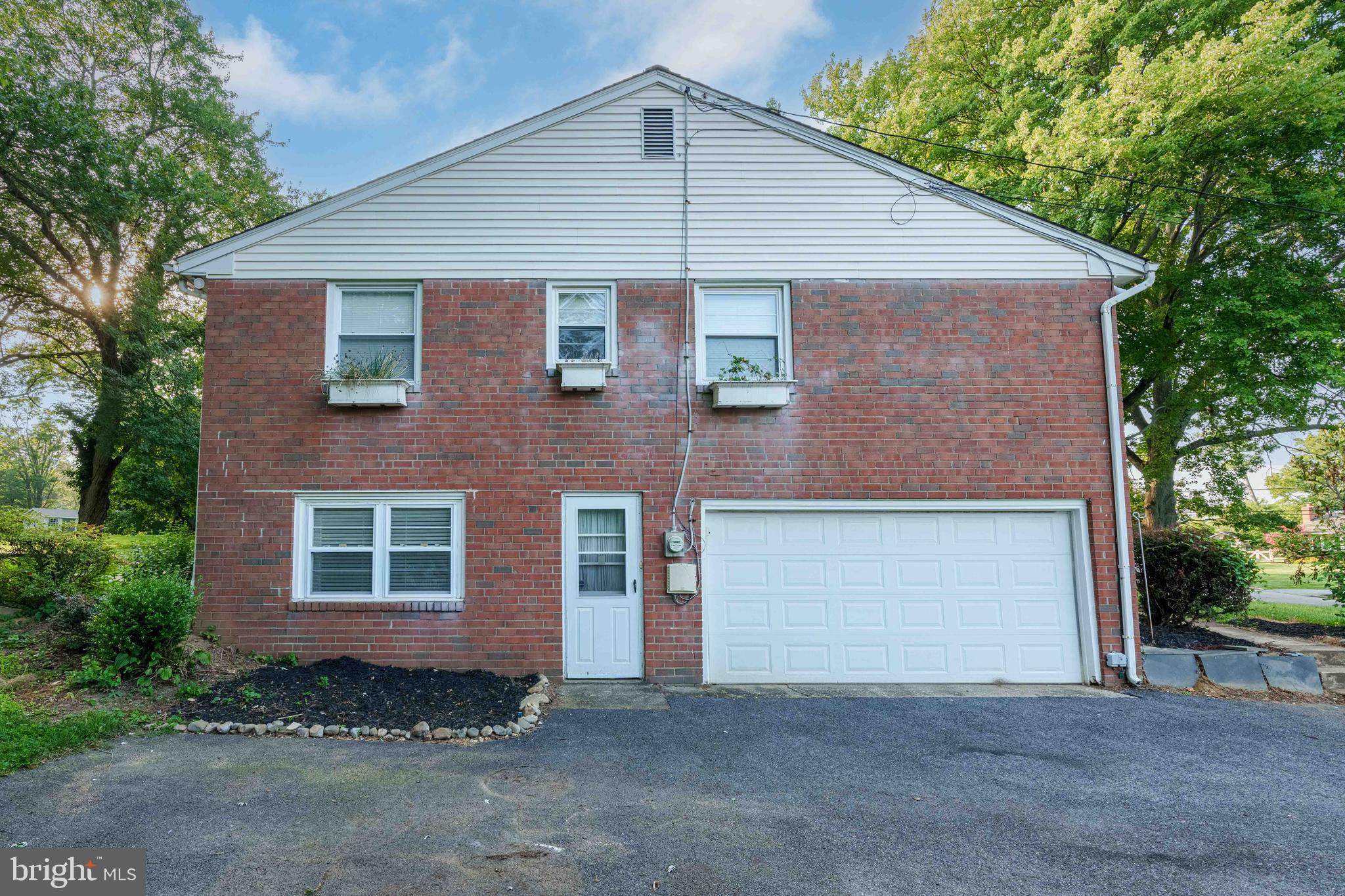 1420 Bradford Ln